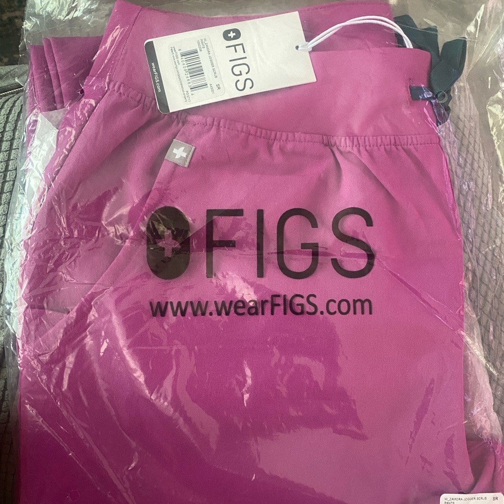 FIGS Zamora jogger scrub pants size small regular , magenta
